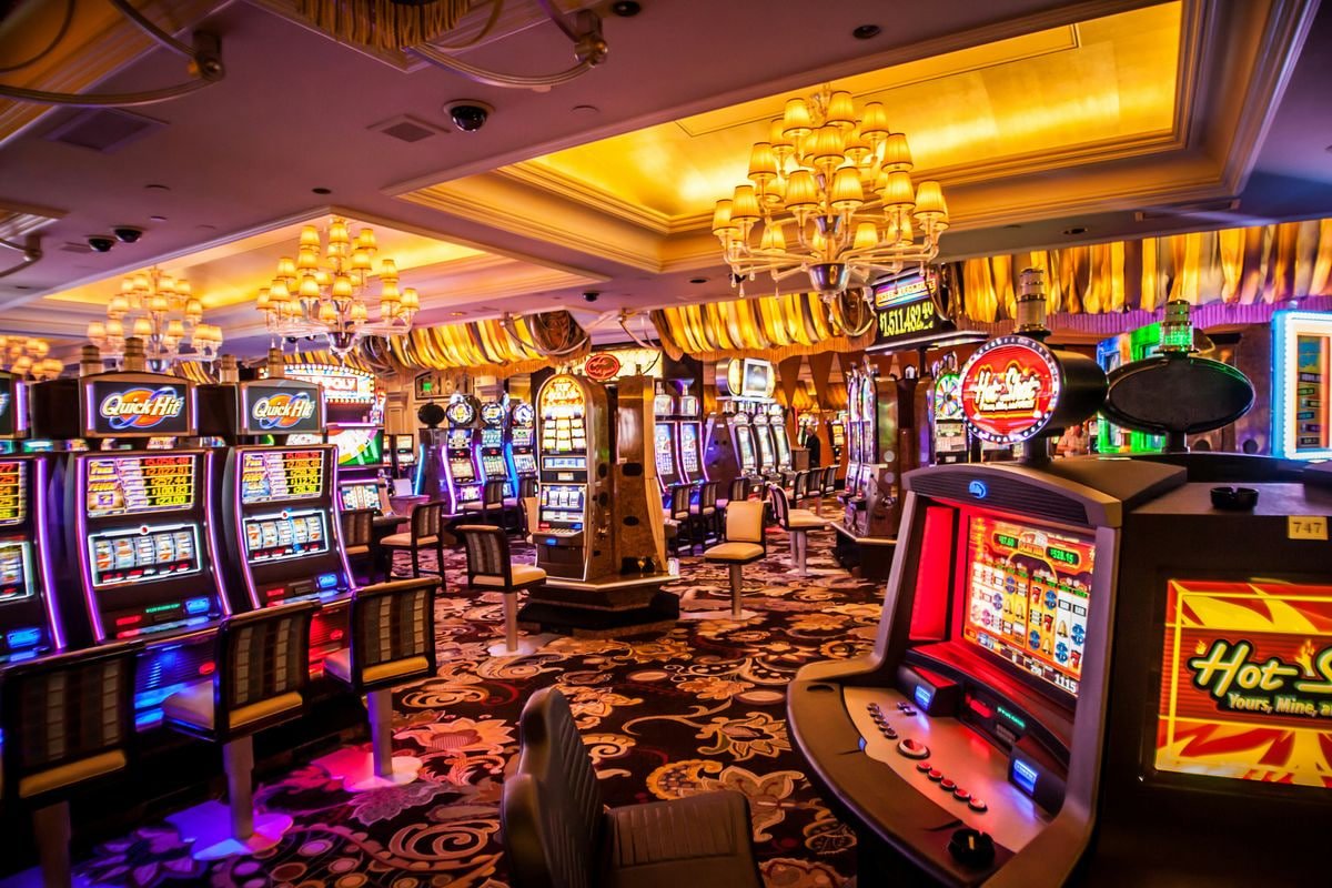 cwin99 APP Myanmar Smartphone Live Casino Sports Betting ကစားနေသည်