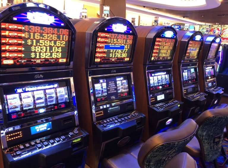 cwin99 Myanmar ကစားသမားများ Live Casino နှင့် Slots ဂိမ်းများ FAQ ဖတ်ကာ ကစားနေသောပုံ